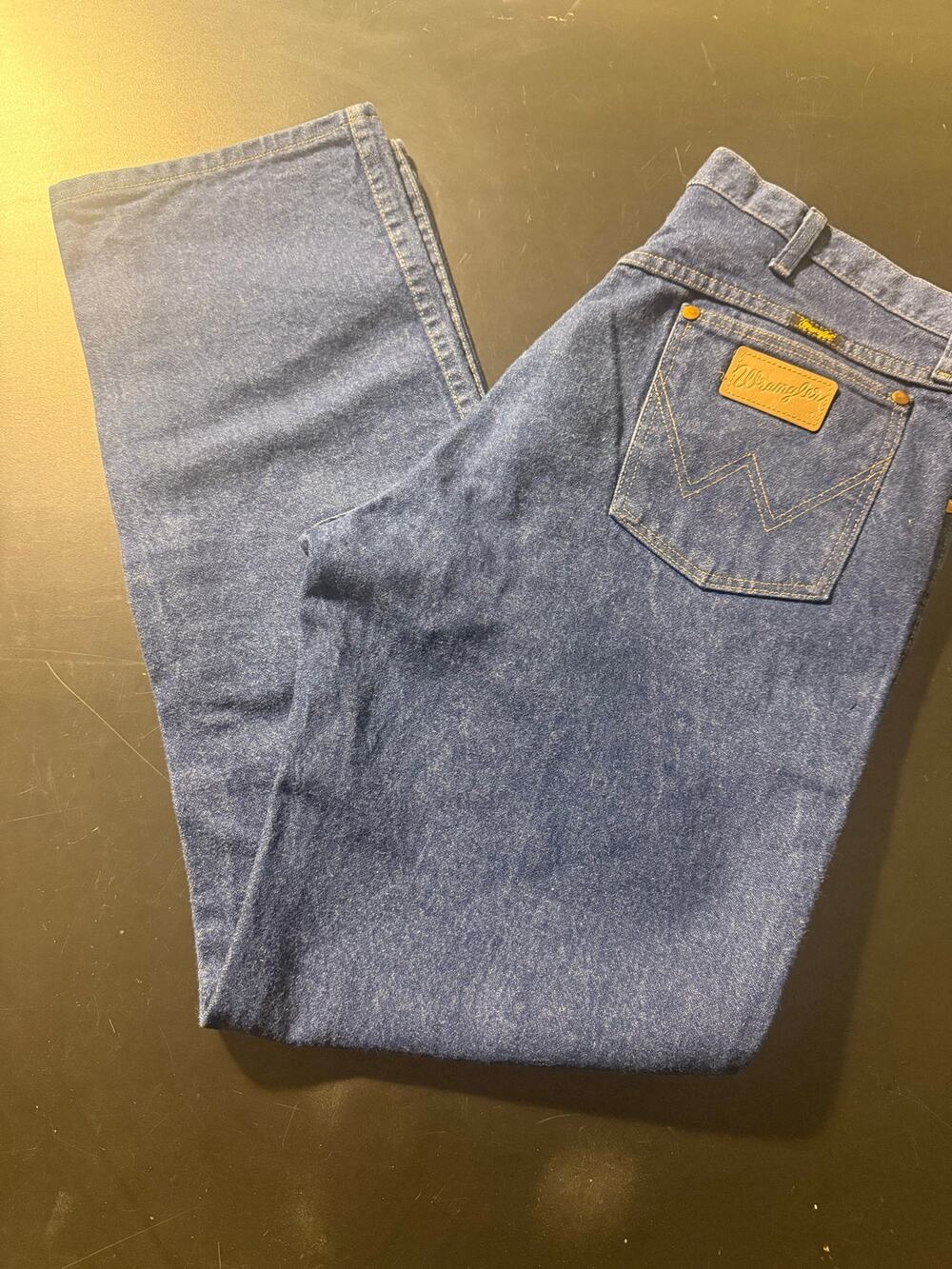 Wrangler Cowboy Cut Jeans Relaxed Fit Brown Leather Logo Patch 35x32 - SO